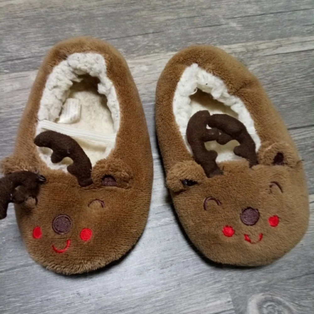 Toddler reindeer slippers 3
